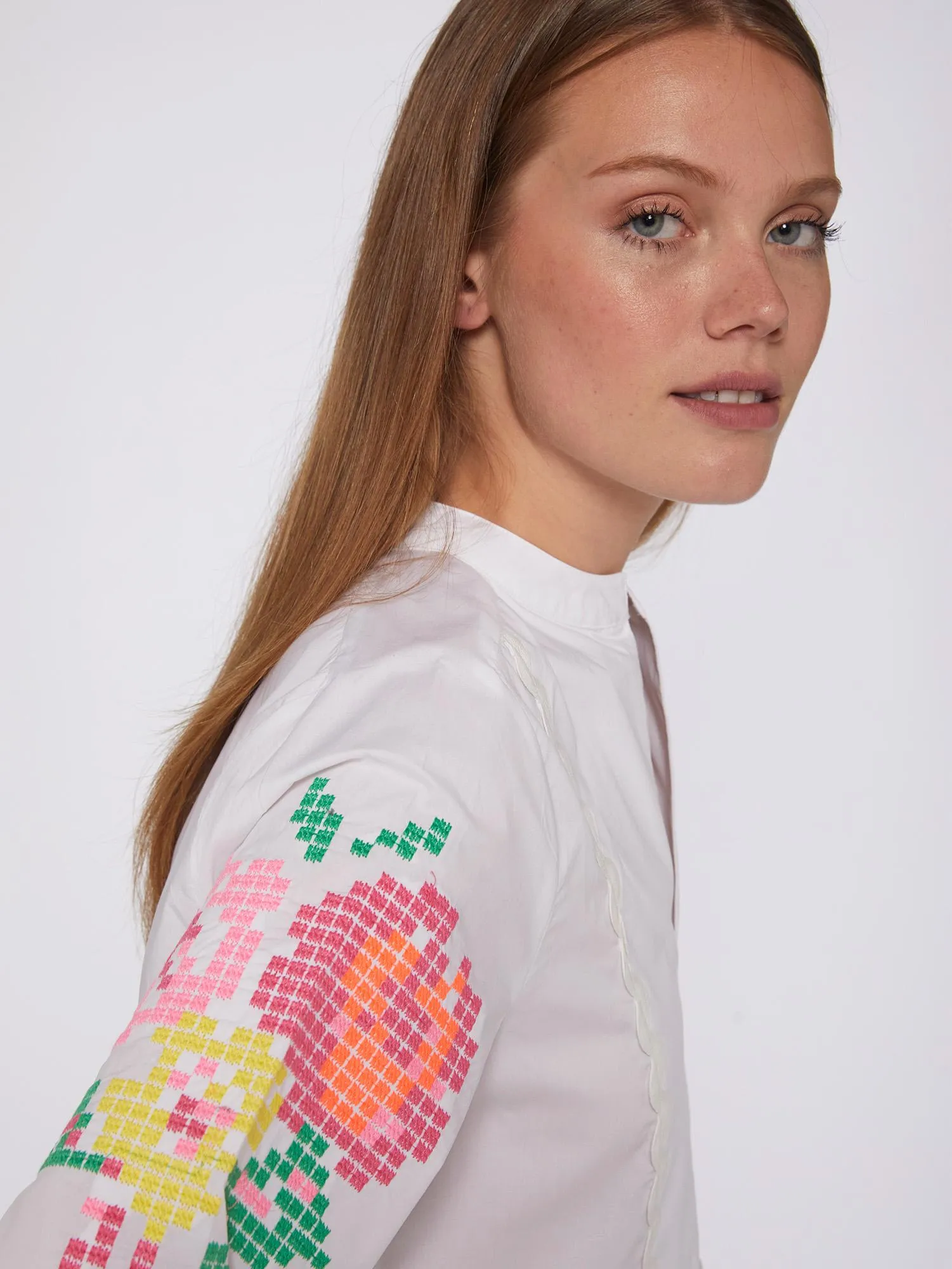 Vilagallo Valene Embroidered Top - White